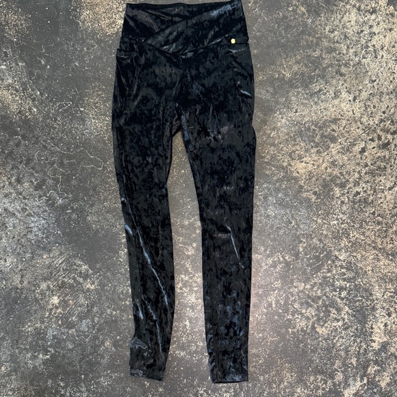 Fabletics Black Velvet Leggings - Picture 1 of 2